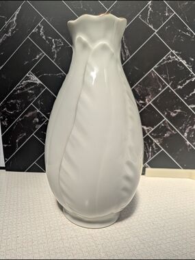 ​Vintage Japanese White Ceramic Swirl Bud Vase with Gilt Rim by Action Japan